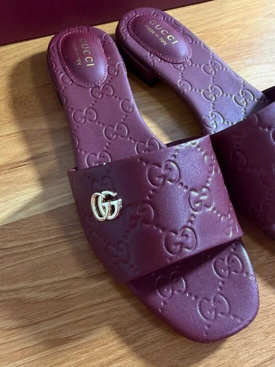 Women's Gucci Sandals - Picture 4 of 5
